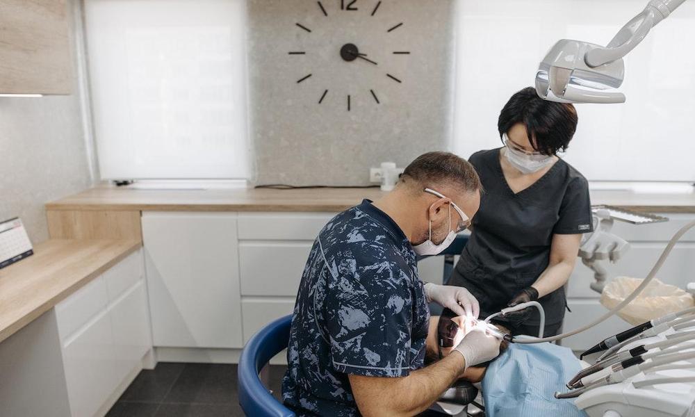 Considering Invisalign or other treatments Twelve reasons to prioritise oral healthcare.docx