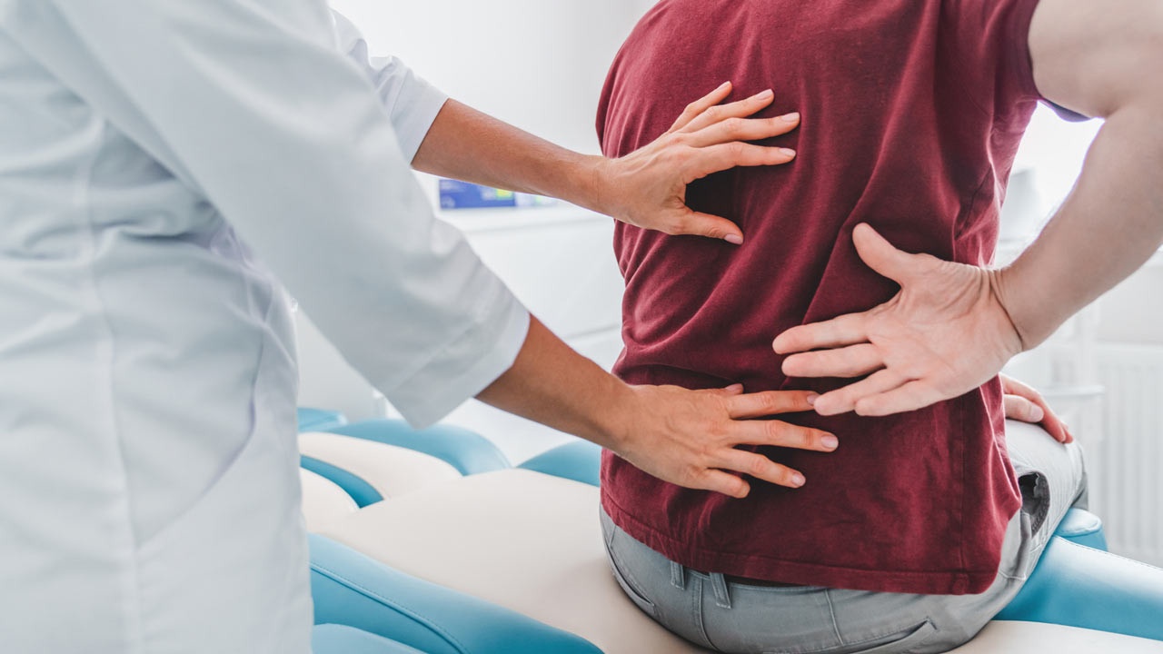 Common Causes of Neck Pain Plus Reasons to See a Chiropractor