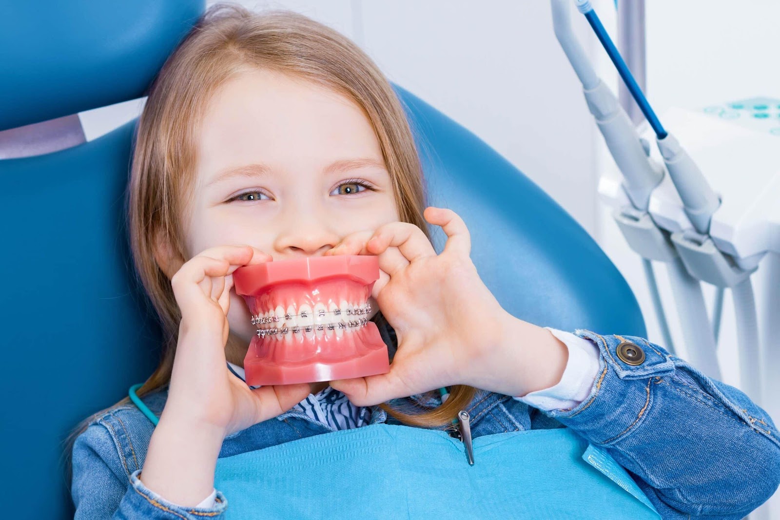 Fixing Smiles – How Retainers Work for Kids